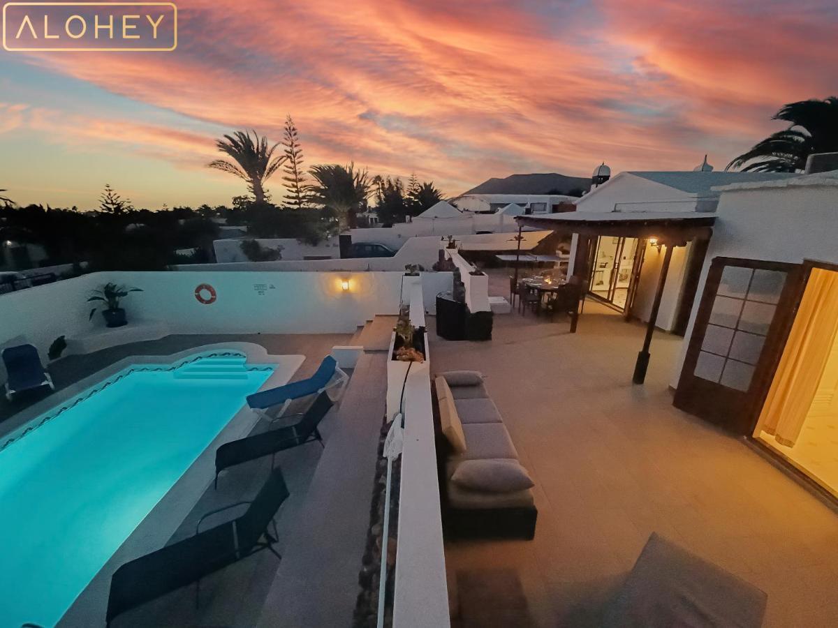 Magica 7 Minutes Walk To Center With Pool And A/c Vila